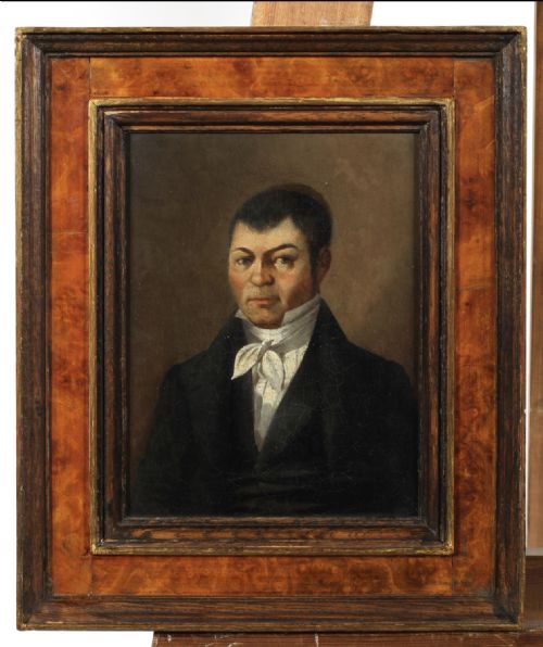 EARLY C19TH SMALL OIL ON CANVAS OF A GENTLEMAN