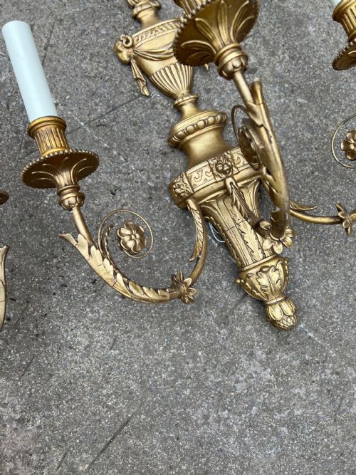PAIR OF LARGE GILTWOOD AND GESSO WALL SCONCES - ADDITIONAL PHOTO 5