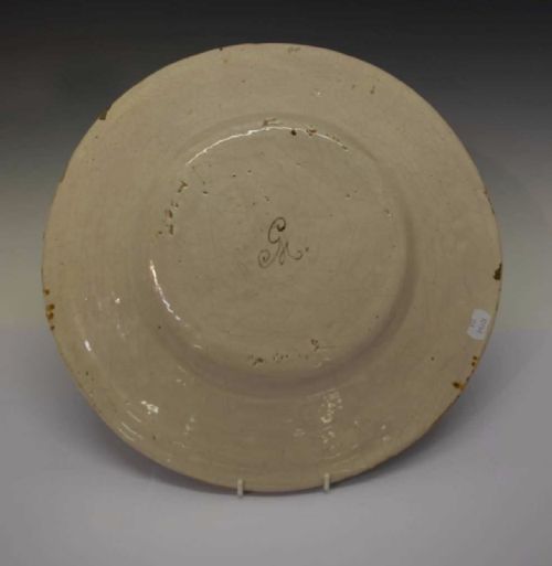 PAIR OF LARGE MAIOLICA CHARGERS - ADDITIONAL PHOTO 2