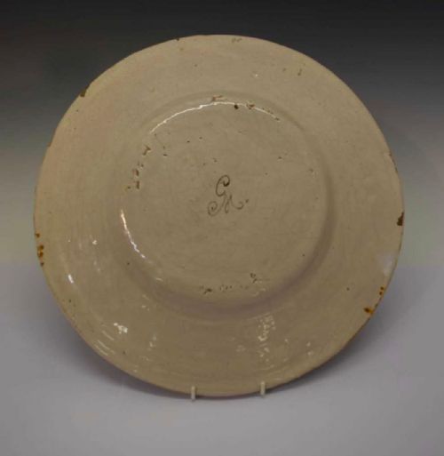 PAIR OF LARGE MAIOLICA CHARGERS - ADDITIONAL PHOTO 11