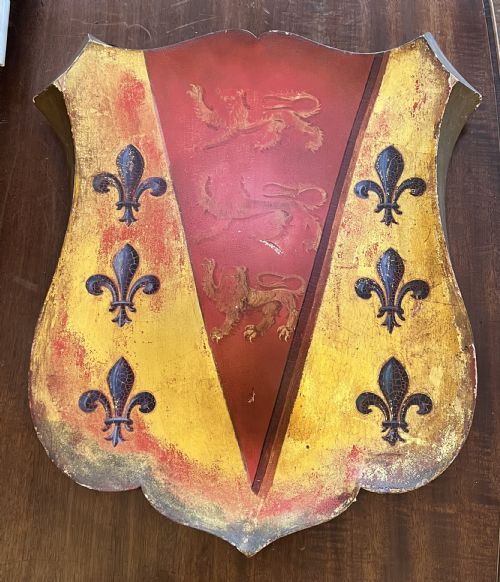 Large Crest Wall Plaque with Three Lions and Fleur De Lyes Decoration