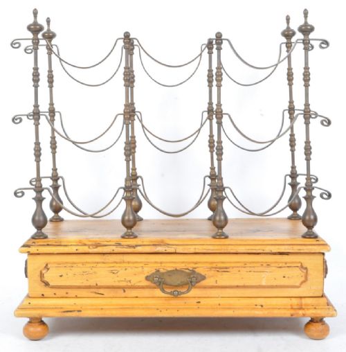 Sommelier‘s Bottle Stand