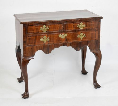 C18TH WALNUT LOWBOY WITH CABRIOLE LEGS AND TRILOBE FEET - ADDITIONAL PHOTO 1