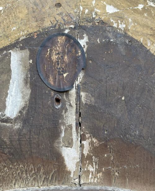A LARGE BOROQUE STYLE CARVED WOODEN MIRROR - ADDITIONAL PHOTO 1