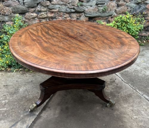 Large Circular William IV Flame Mahogany Centre / Dining Room Table