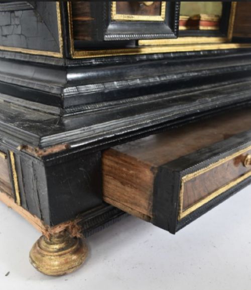 C17TH EBONY AND WALNUT TABLE CABINET - ADDITIONAL PHOTO 5