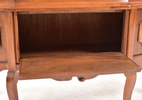 C1900 MAHOGANY AND SATINWOOD MINIATURE DISPLAY CABINET - ADDITIONAL PHOTO 2
