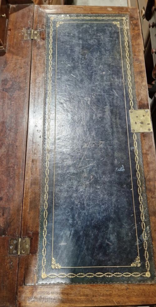 C18TH WALNUT BUREAU REQUIRES A SMALL AMOUNT OF RESTORATION - ADDITIONAL PHOTO 1