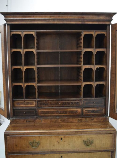 GEORGE I WALNUT CABINET ON CHEST WITH FULLY APPOINTED INTERIOR - ADDITIONAL PHOTO 2