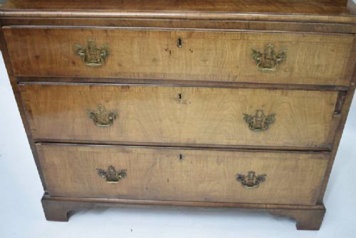 GEORGE I WALNUT CABINET ON CHEST WITH FULLY APPOINTED INTERIOR - ADDITIONAL PHOTO 3