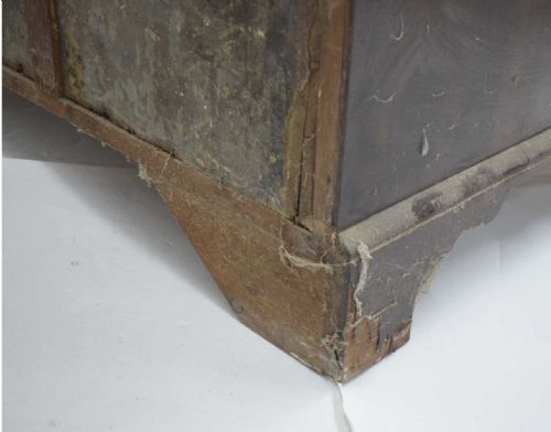 GEORGE I WALNUT CABINET ON CHEST WITH FULLY APPOINTED INTERIOR - ADDITIONAL PHOTO 6