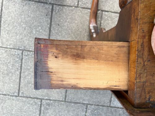 EARLY GEORGIAN WALNUT SIDE TABLE - ADDITIONAL PHOTO 12