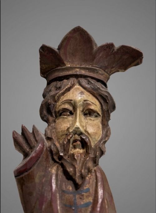 C18TH CARVED WOOD FIGURES OF A KING AND QUEEN - ADDITIONAL PHOTO 2