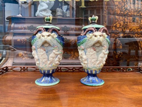 PAIR OF MAJOLICA URNS AND COVERS - ADDITIONAL PHOTO 4