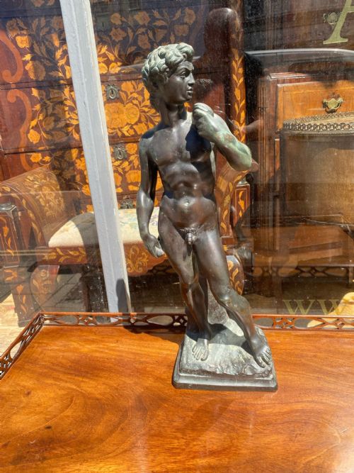 LARGE BRONZE SCULPTURE OF DAVID BY MICHAELANGELO 56 CMS TALL - ADDITIONAL PHOTO 3