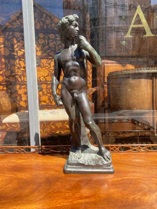 LARGE BRONZE SCULPTURE OF DAVID BY MICHAELANGELO 56 CMS TALL - ADDITIONAL PHOTO 4
