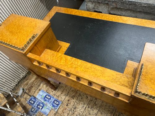 BIRDS EYE MAPLE DESK WITH SUPERSTRUCTURE CONTAINING CONTAINING DRAWERS - ADDITIONAL PHOTO 2
