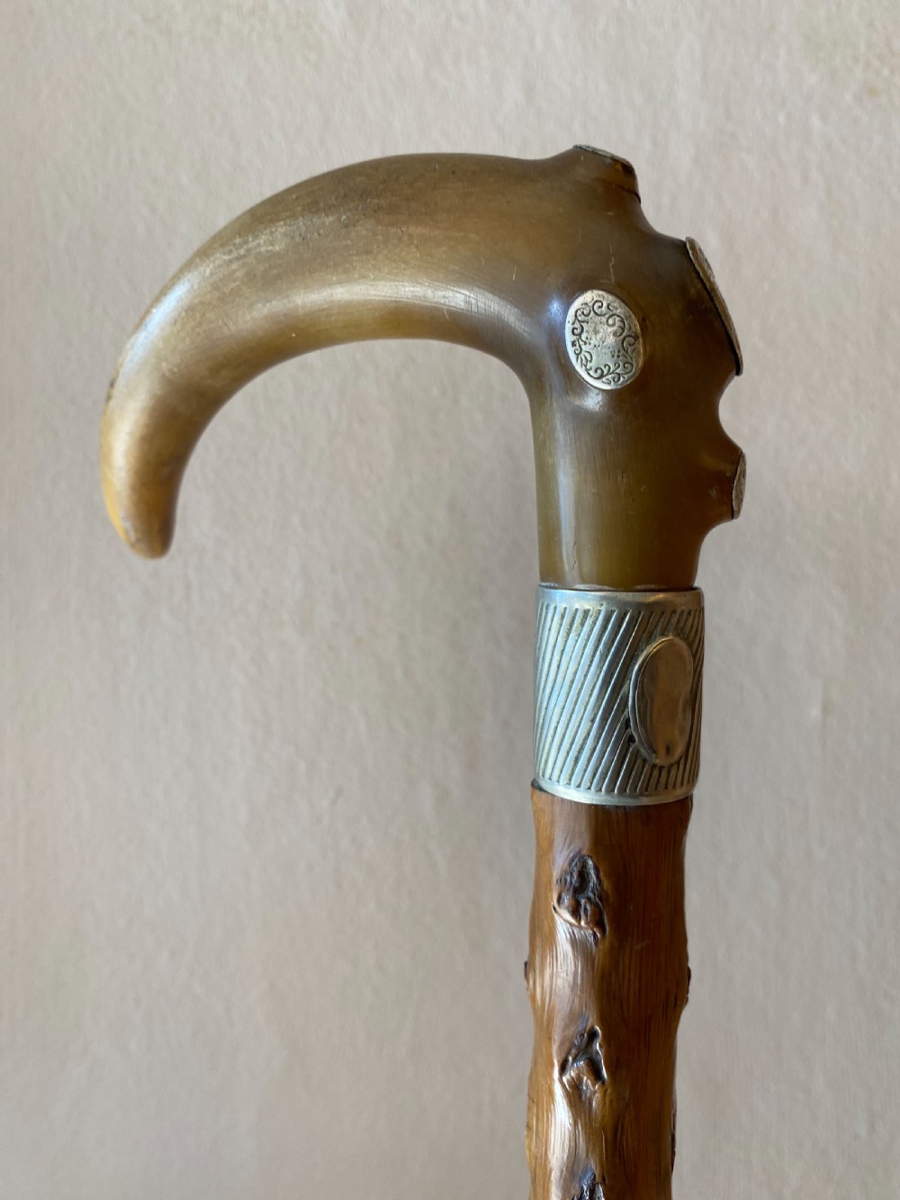 Horn handled walking stick with white metal mounts 