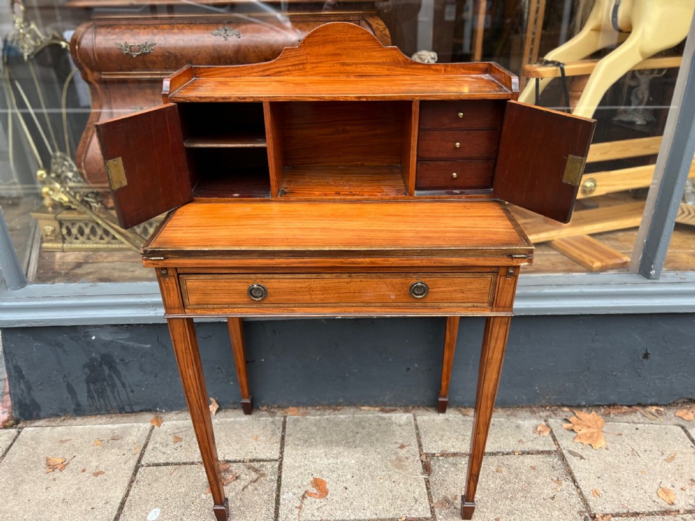 Satinwood bonheur de jour View V