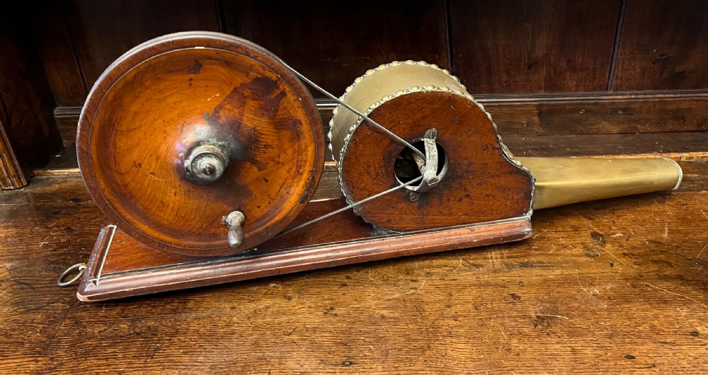 George III mechanical bellows in walnut and brass 