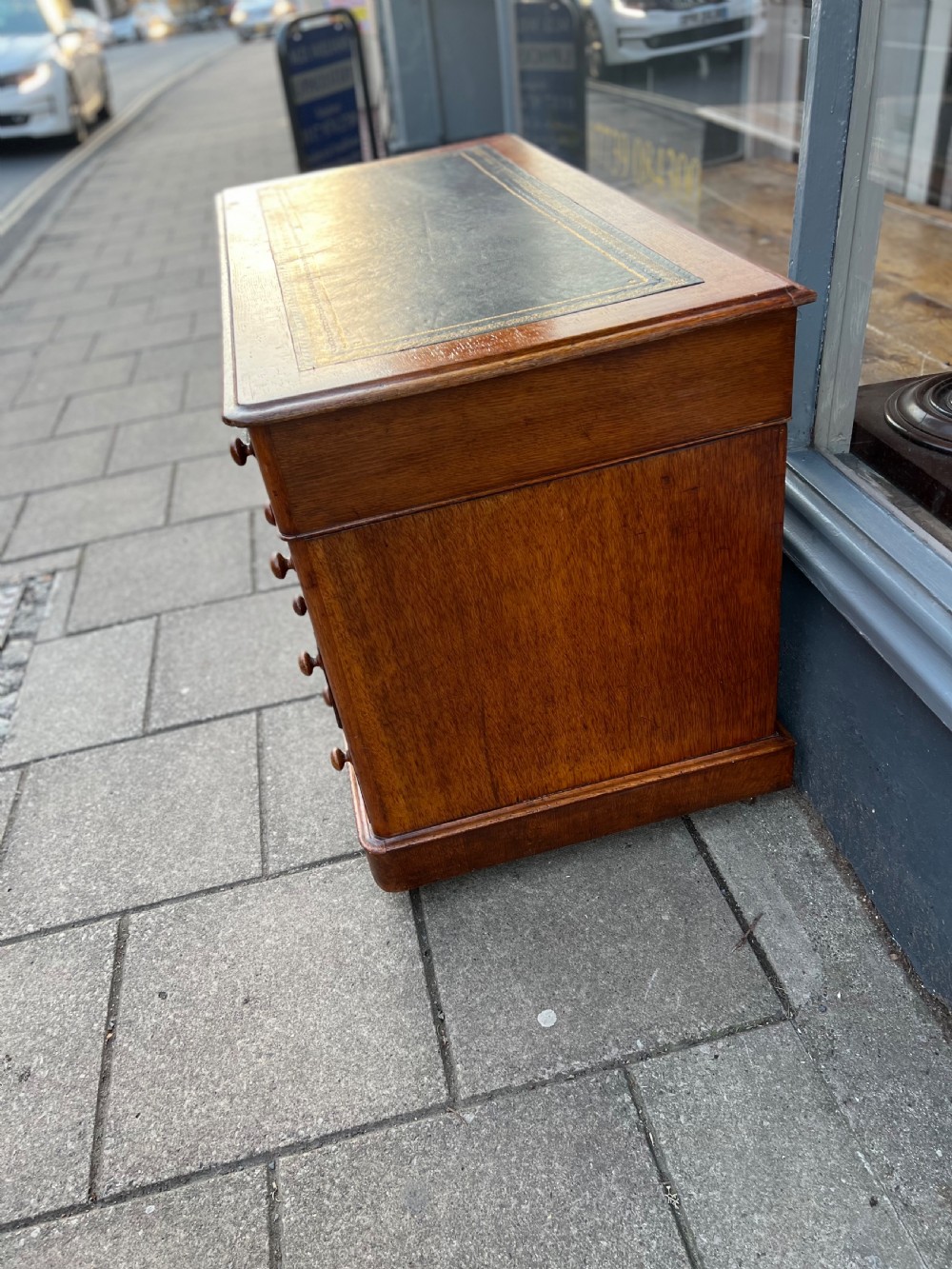 C19th oak pedestal desk of small size  View IV
