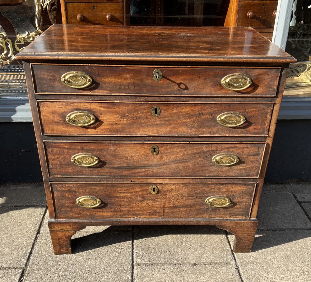 Small early C19th mahogany chest of drawers 