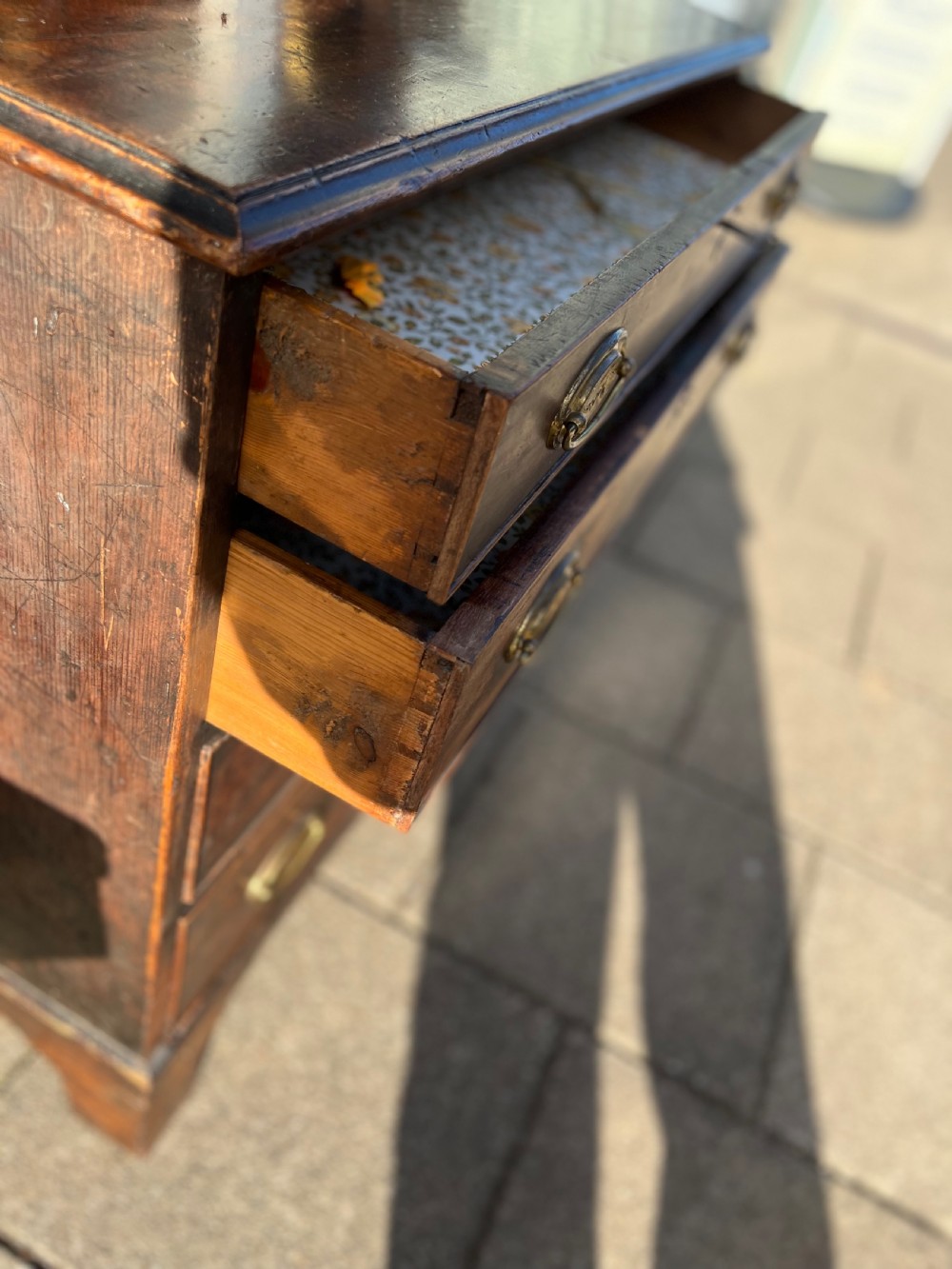 Small early C19th mahogany chest of drawers  View VI