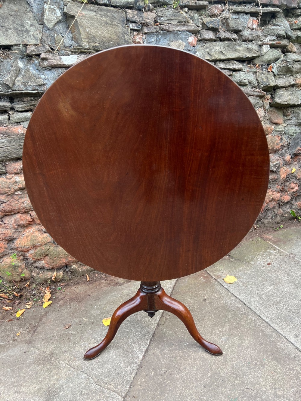 C18th single plank top birdcage tripod table in mahogany  View VI