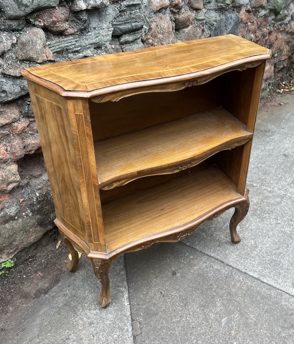 Small early C20th bookcase veneered in walnut  View II