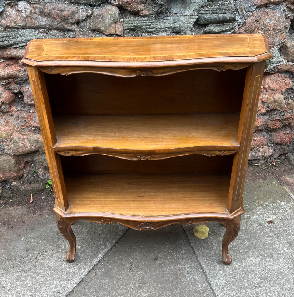 Small early C20th bookcase veneered in walnut  View VI