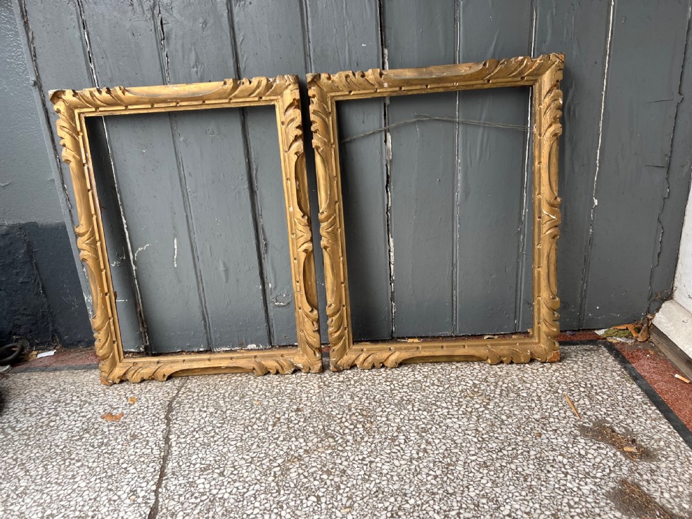 Pair of carved giltwood portrait frames  View XIV