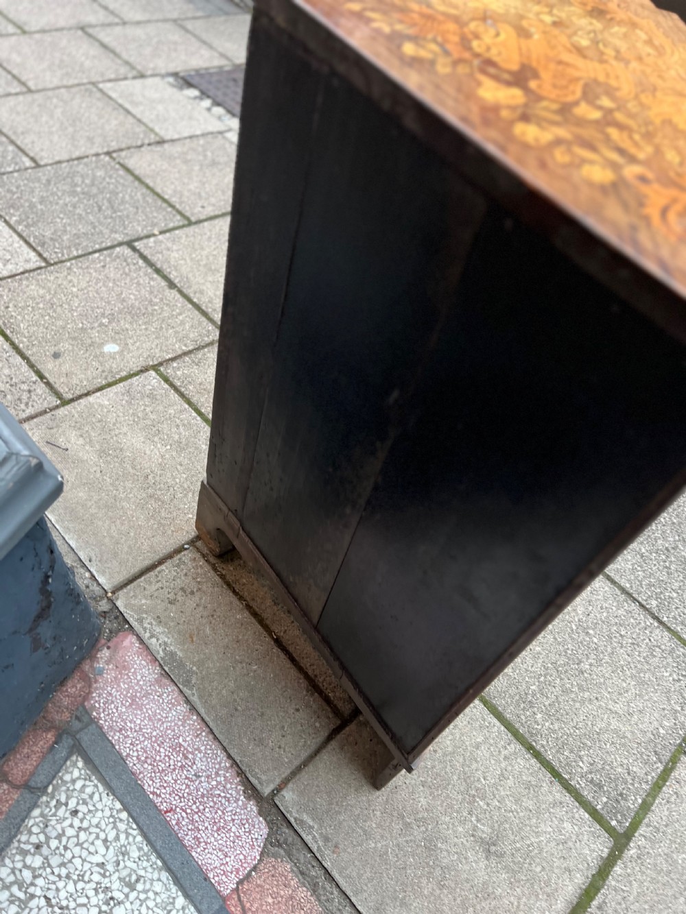 C19th Dutch marquetry floor standing corner cupboard  View VII