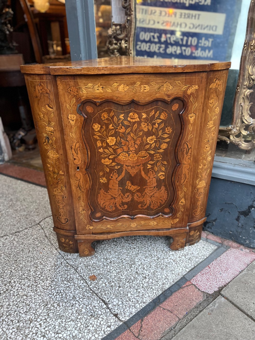 C19th Dutch marquetry floor standing corner cupboard  View IX
