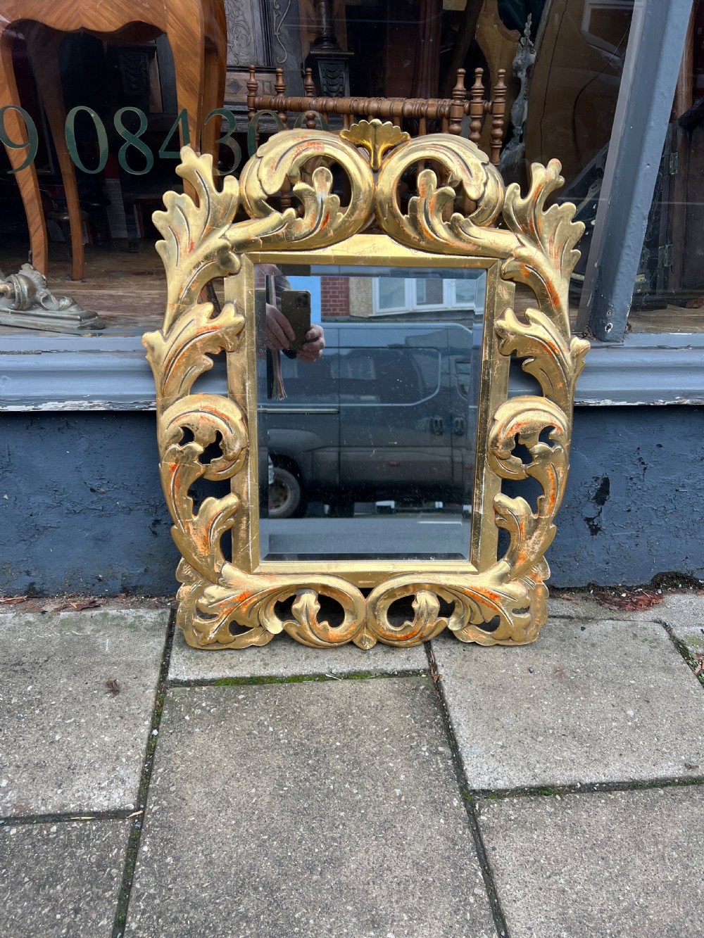 Italian carved giltwood mirror  View IV
