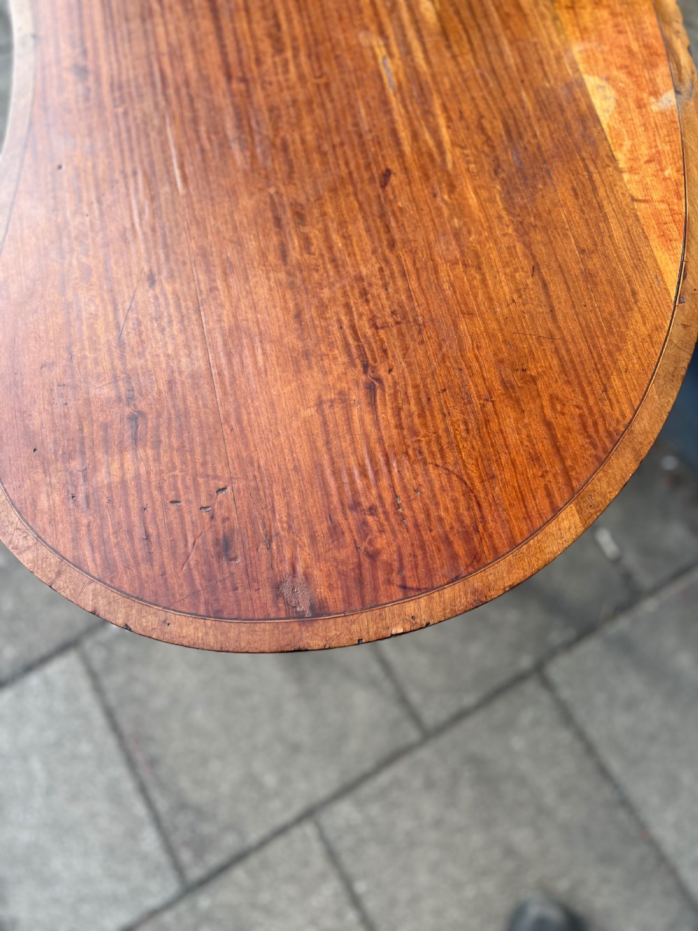 Edwardian Satinwood kidney shaped inlaid desk View XI