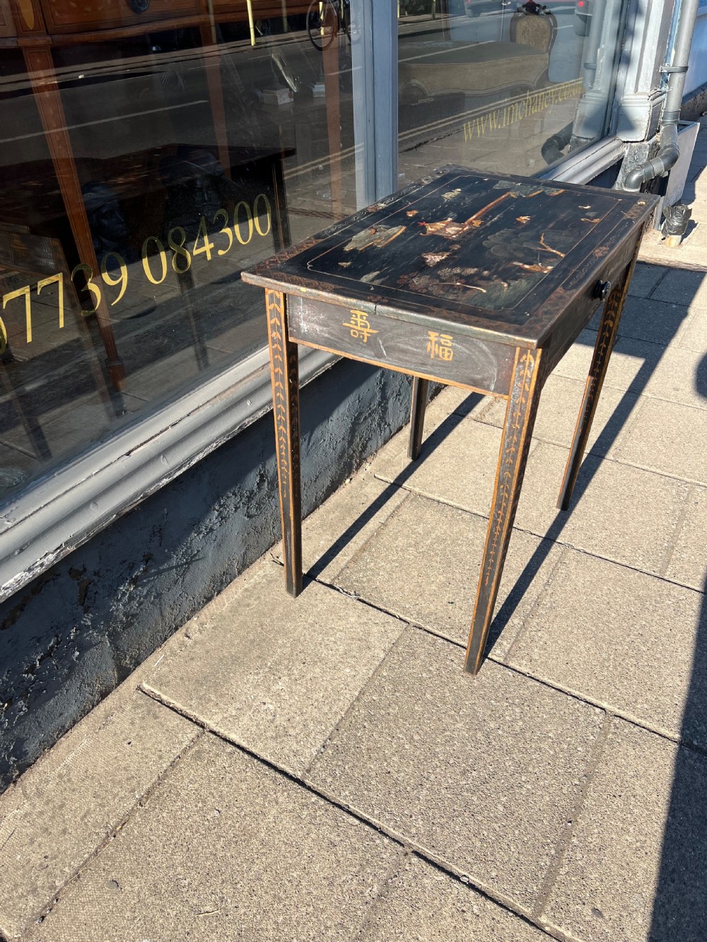 Early C19th chinoiserie painted table in unrestored condition View VII