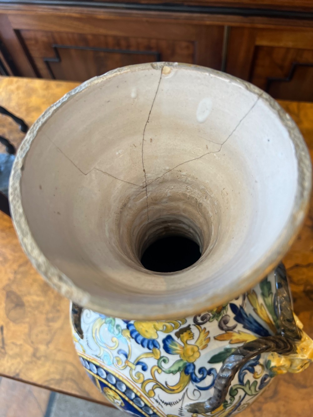 Large Italian maiolica vase  View VI