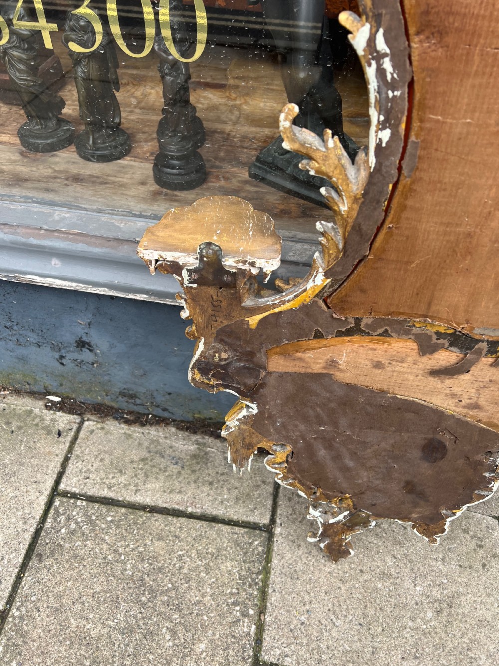 Georgian rococo carved giltwood mirror  View VIII