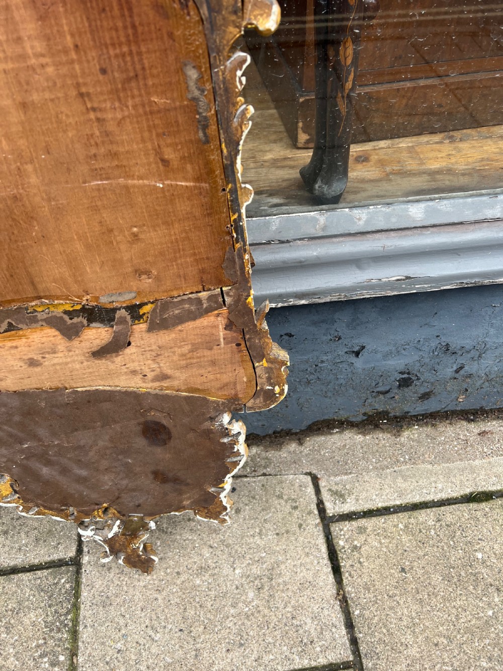 Georgian rococo carved giltwood mirror  View X