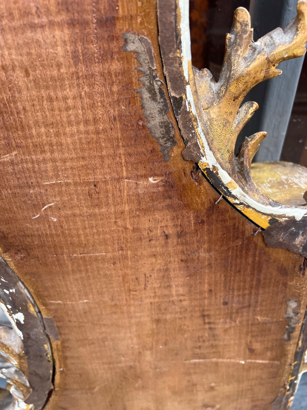 Georgian rococo carved giltwood mirror  View XI