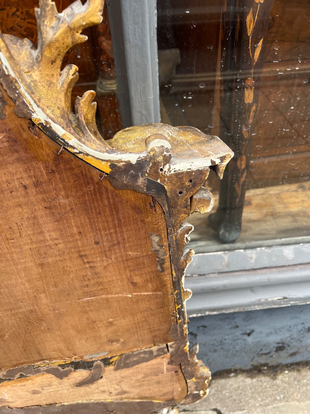 Georgian rococo carved giltwood mirror  View XII