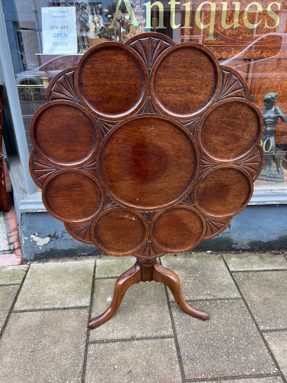 Georgian mahogany Chippendale supper table 