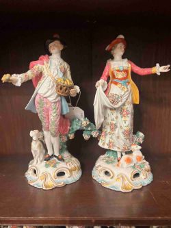 A PAIR OF C19TH FRENCH PORCELAIN FIGURES