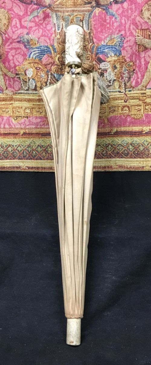 1930s Japanese Carved Handled Umbrella 
