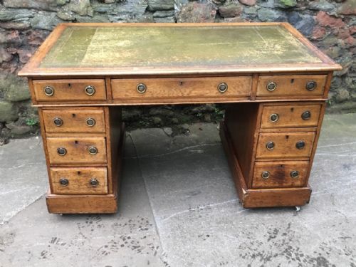 C19th Oak Pedestal Kneehole Desk