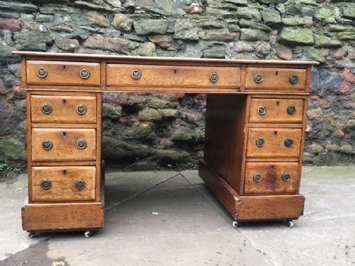 fig 1. C19th Oak pedestal kneehole desk