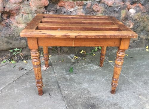 C19th Luggage Stand in Walnut