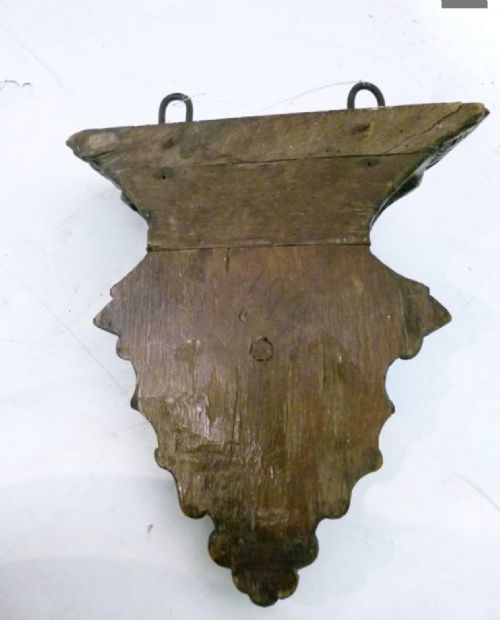 C17TH CARVED FIGURATIVE WALL BRACKET - ADDITIONAL PHOTO 4