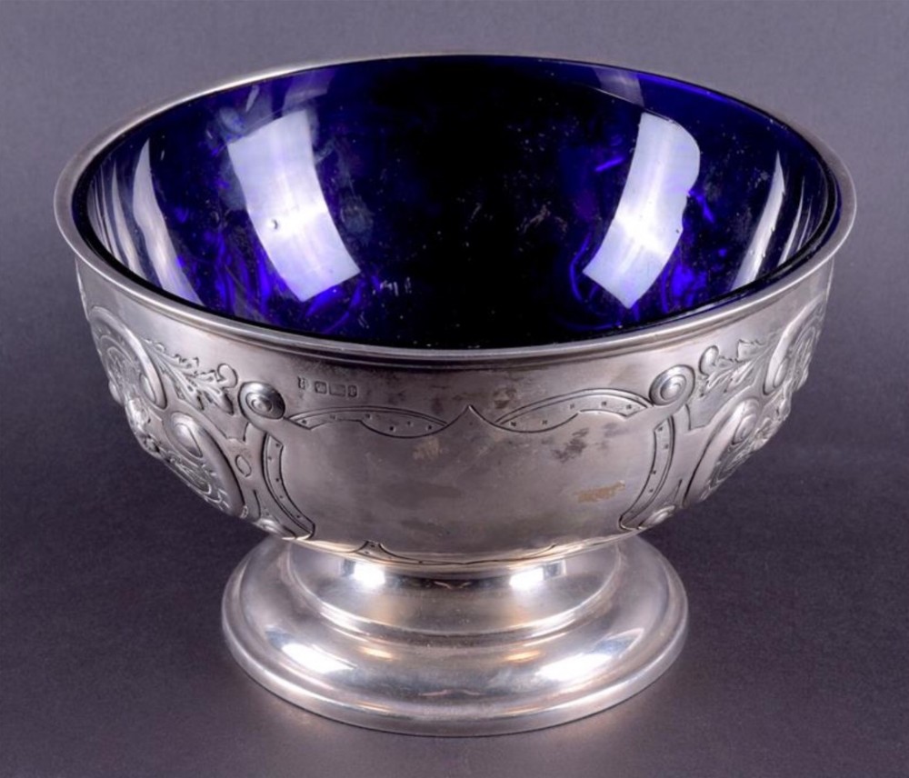 An Edwardian silver rose bowl Sheffield 1903 