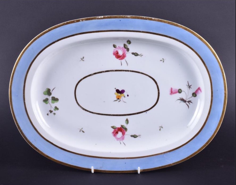 A large C18th chamberlain Worcester meat plate of oval form